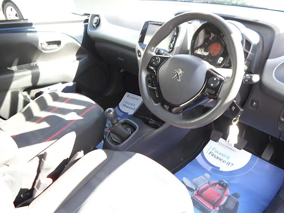 Used 2015 Peugeot 108 Active Electric Blue - Interior and Exterior details 3