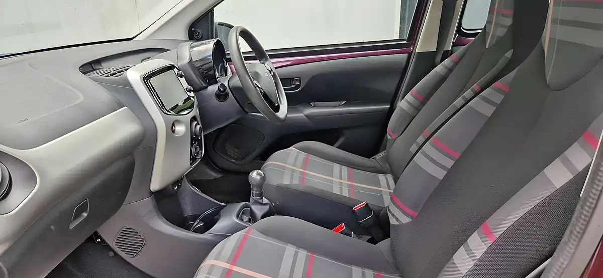 Used 2015 Peugeot 108 Active Purple - Interior and Exterior details 13