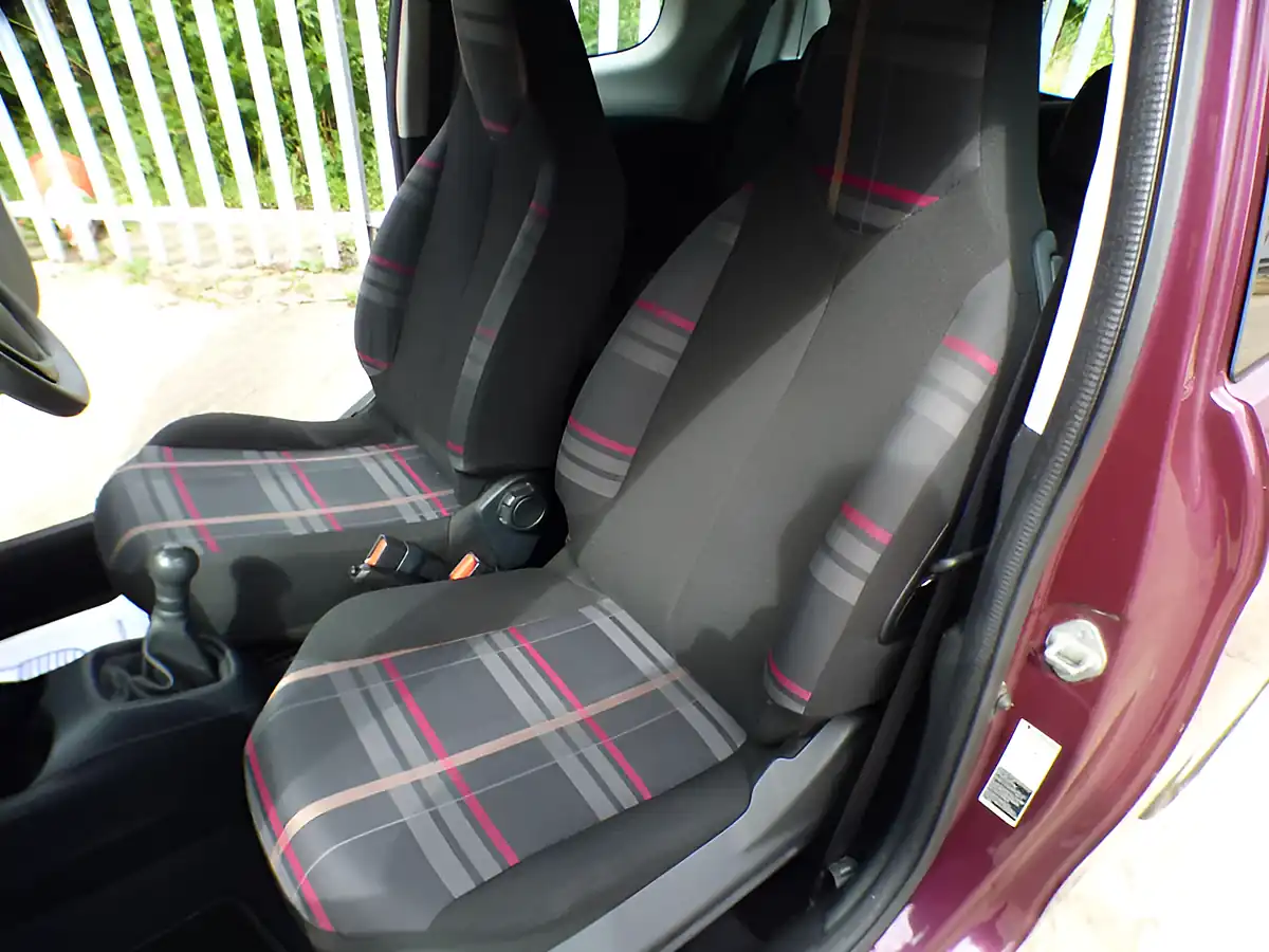 Used 2015 Peugeot 108 Active Purple - Interior and Exterior details 5