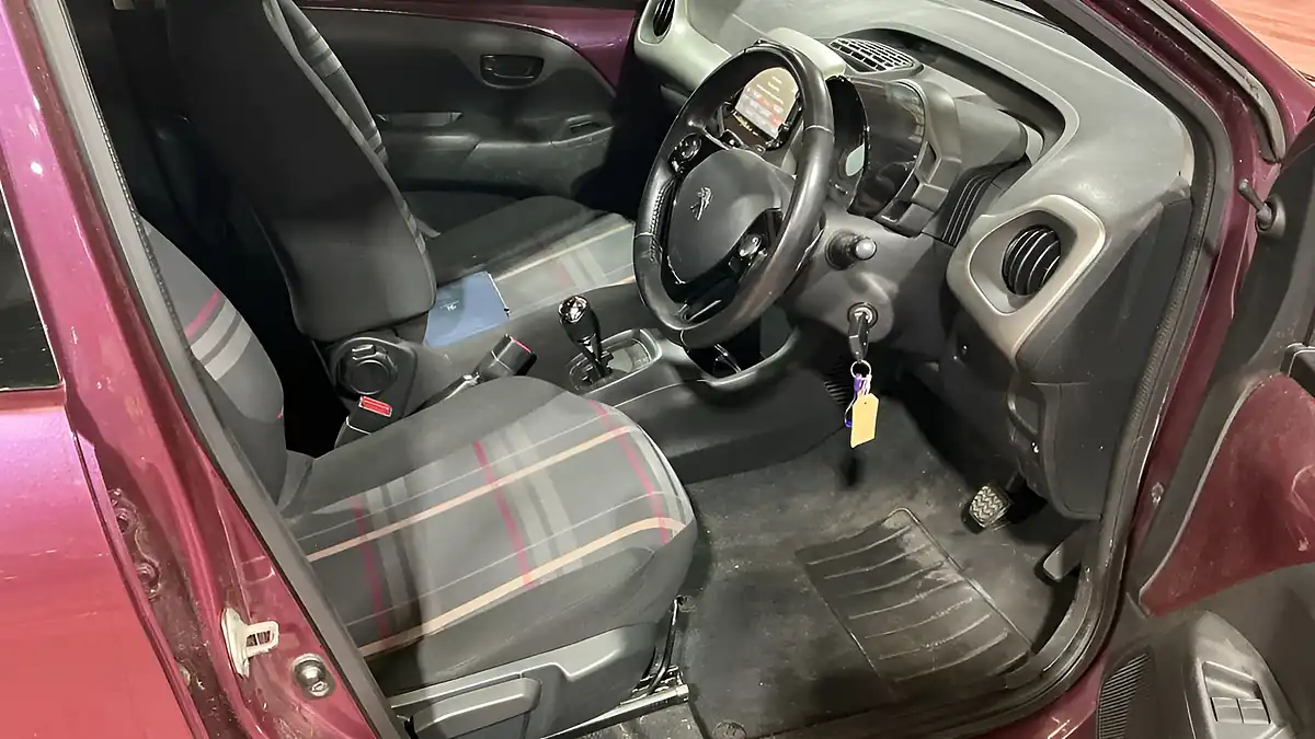 Used 2015 Peugeot 108 Active Purple - Interior and Exterior details 8