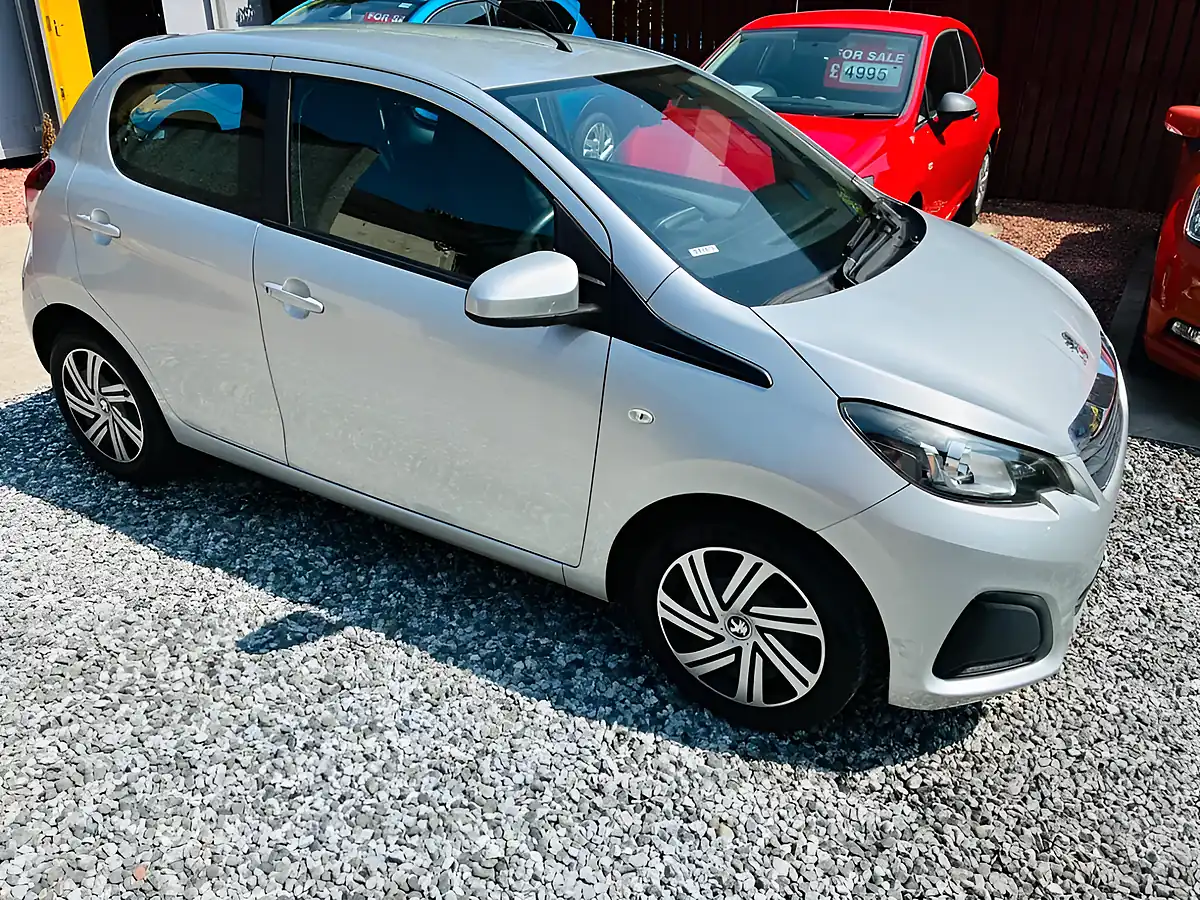 Used 2015 Peugeot 108 Active Silver - Front View