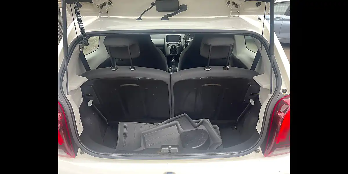 Used 2015 Peugeot 108 Active White - Interior and Exterior details 11
