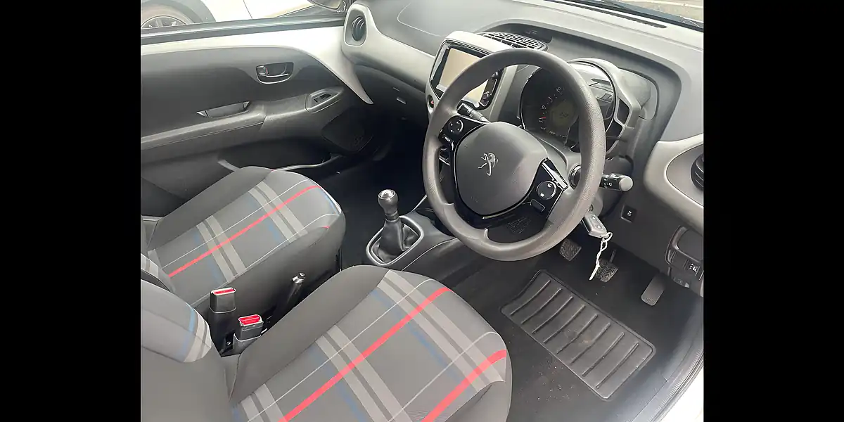 Used 2015 Peugeot 108 Active White - Interior and Exterior details 13