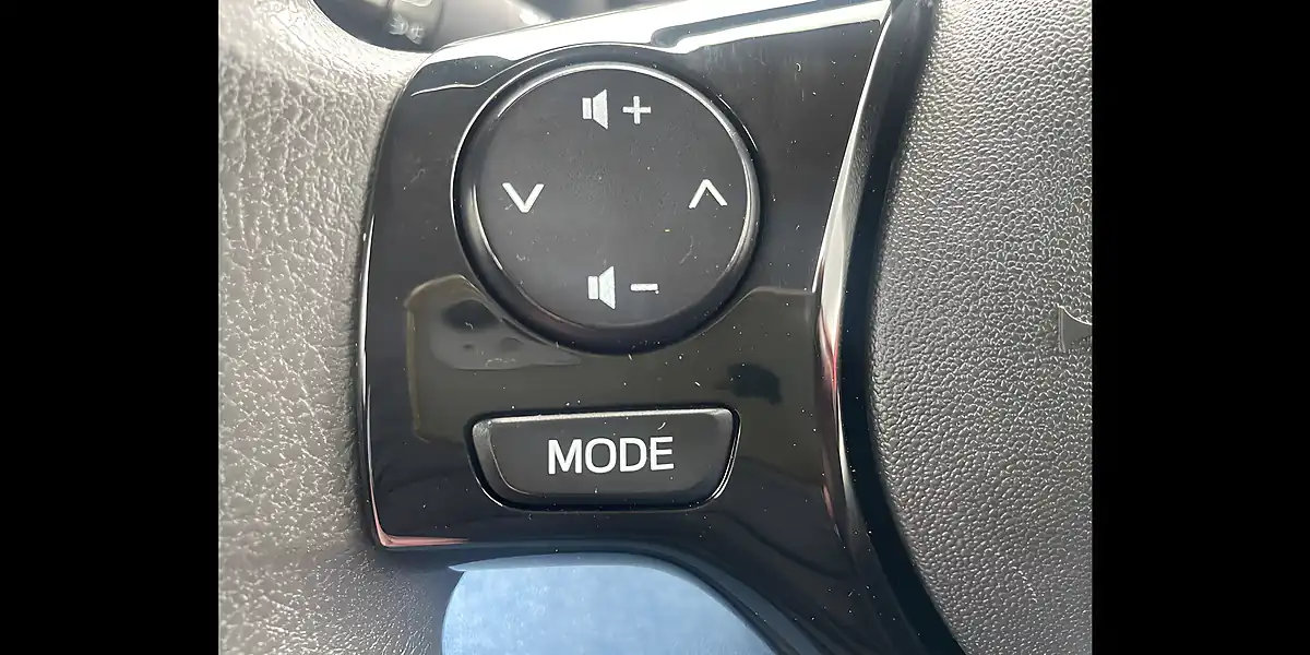 Used 2015 Peugeot 108 Active White - Interior and Exterior details 16