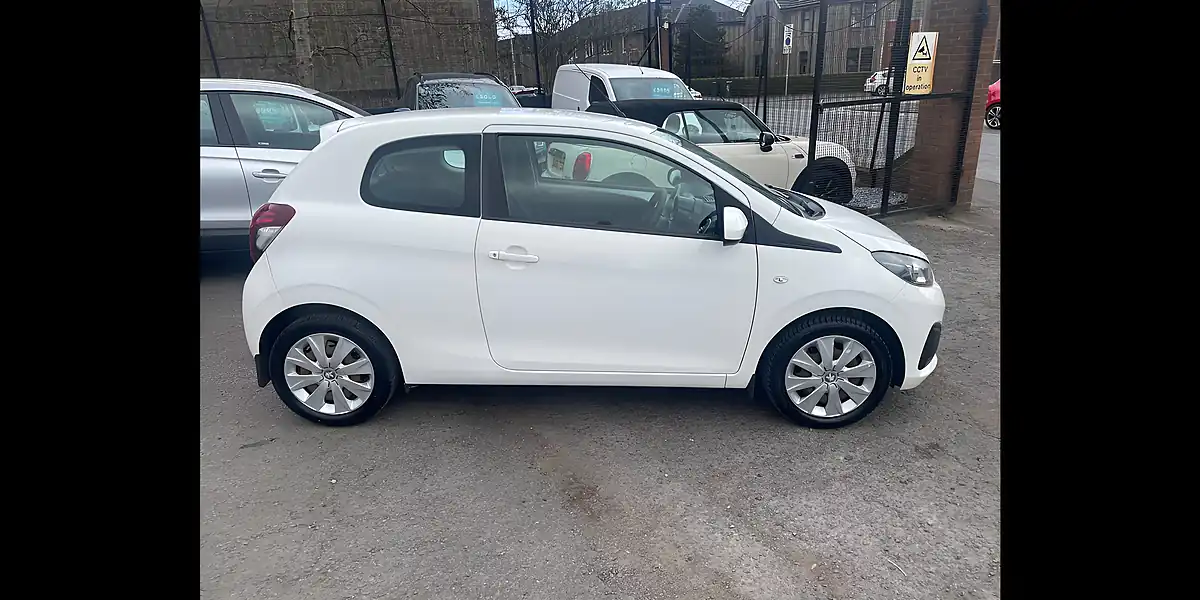 Used 2015 Peugeot 108 Active White - Interior and Exterior details 3