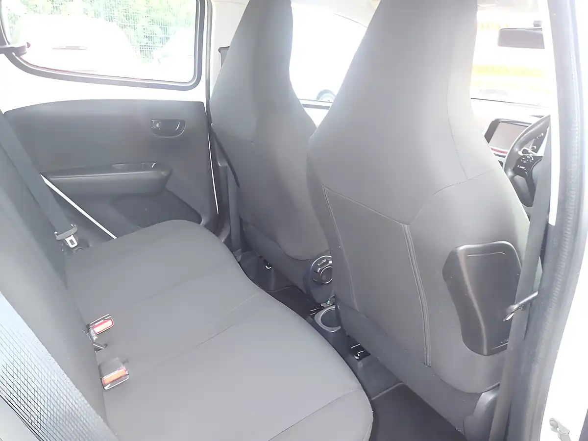 Used 2015 Peugeot 108 Active White - Interior and Exterior details 15