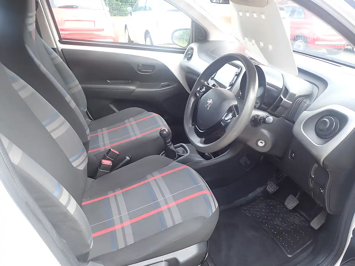 Used 2015 Peugeot 108 Active White - Interior and Exterior details 5