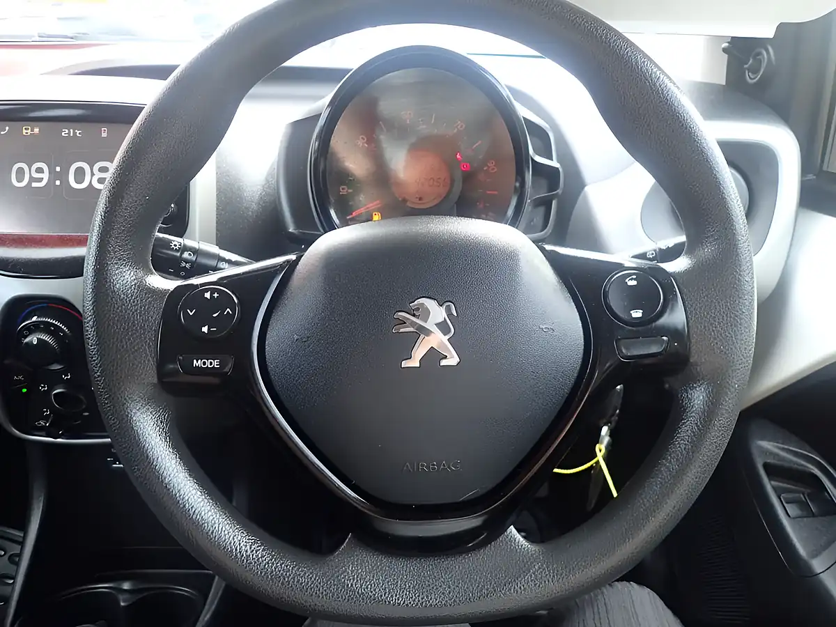 Used 2015 Peugeot 108 Active White - Interior and Exterior details 7