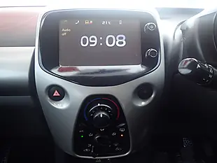 Used 2015 Peugeot 108 Active White - Interior and Exterior details 8