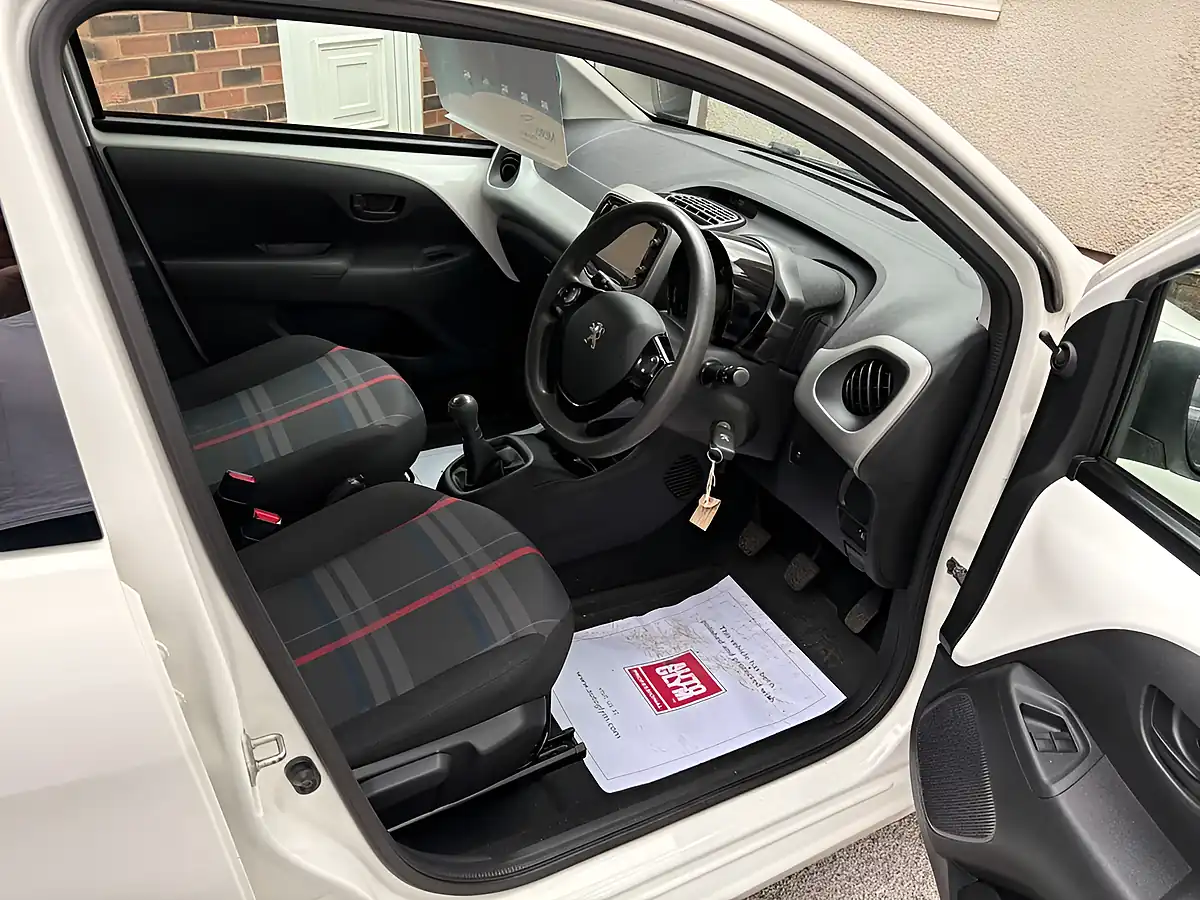 Used 2015 Peugeot 108 Active White - Interior and Exterior details 13