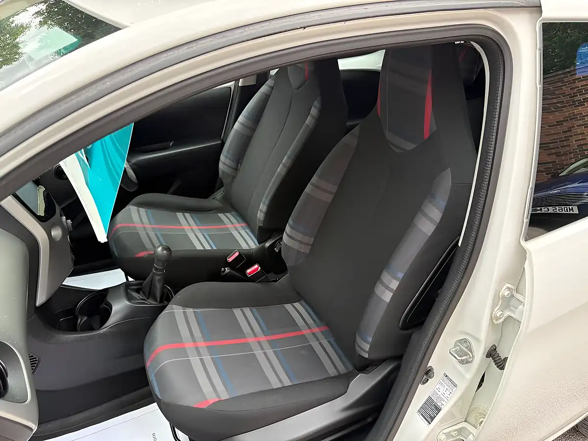 Used 2015 Peugeot 108 Active White - Interior and Exterior details 19