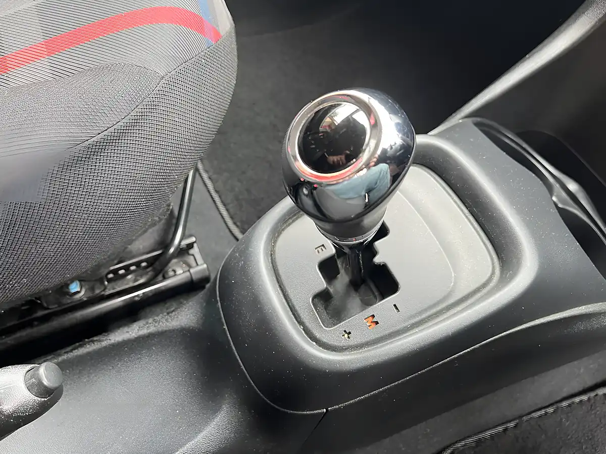 Used 2015 Peugeot 108 Active White - Interior and Exterior details 15