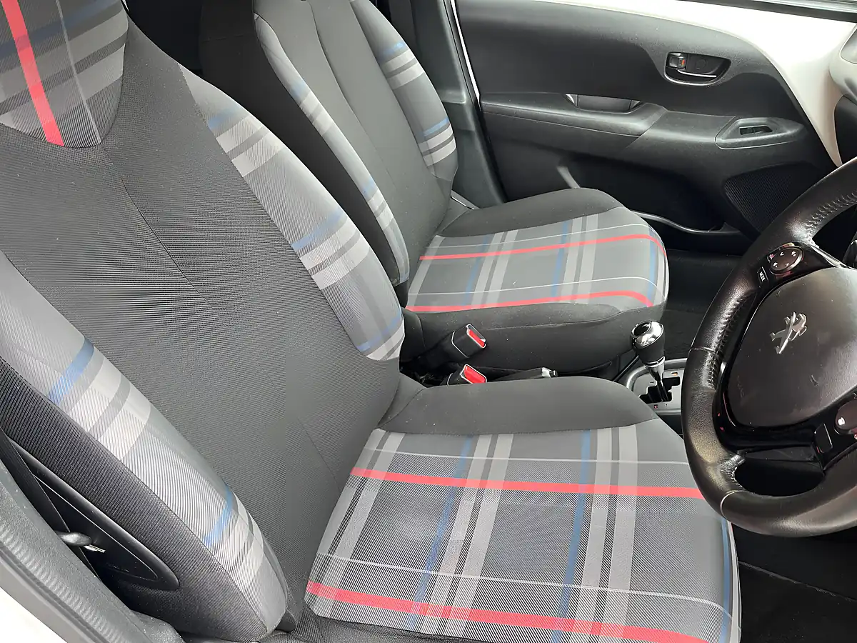 Used 2015 Peugeot 108 Active White - Interior and Exterior details 3