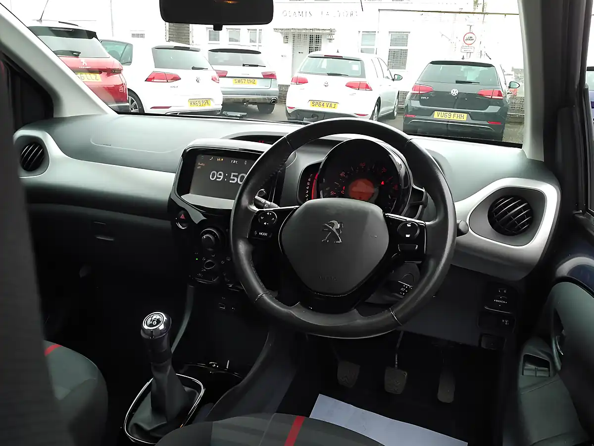 Used 2015 Peugeot 108 Allure Blue - Interior and Exterior details 12