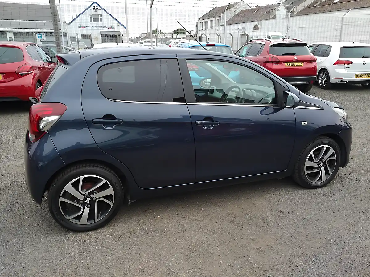 Used 2015 Peugeot 108 Allure Blue - Interior and Exterior details 8