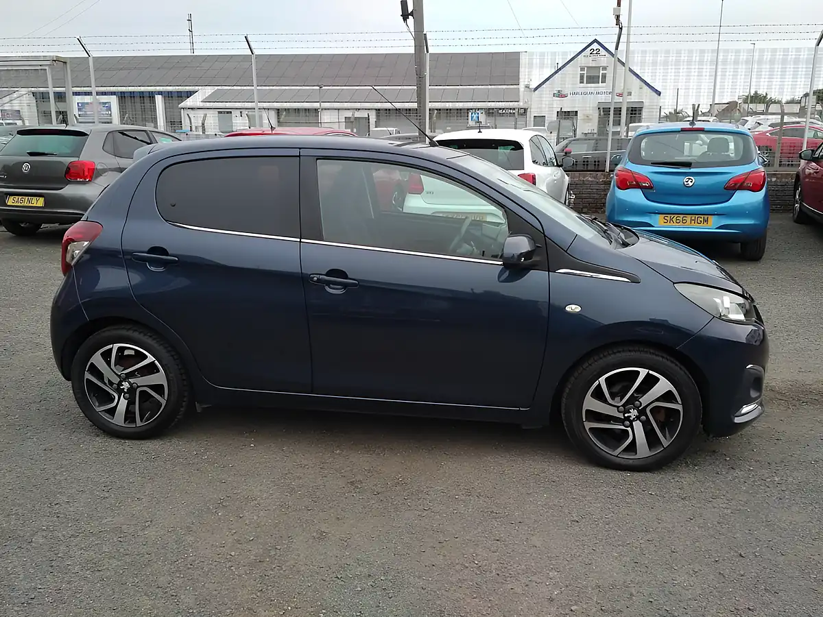 Used 2015 Peugeot 108 Allure Blue - Interior and Exterior details 9