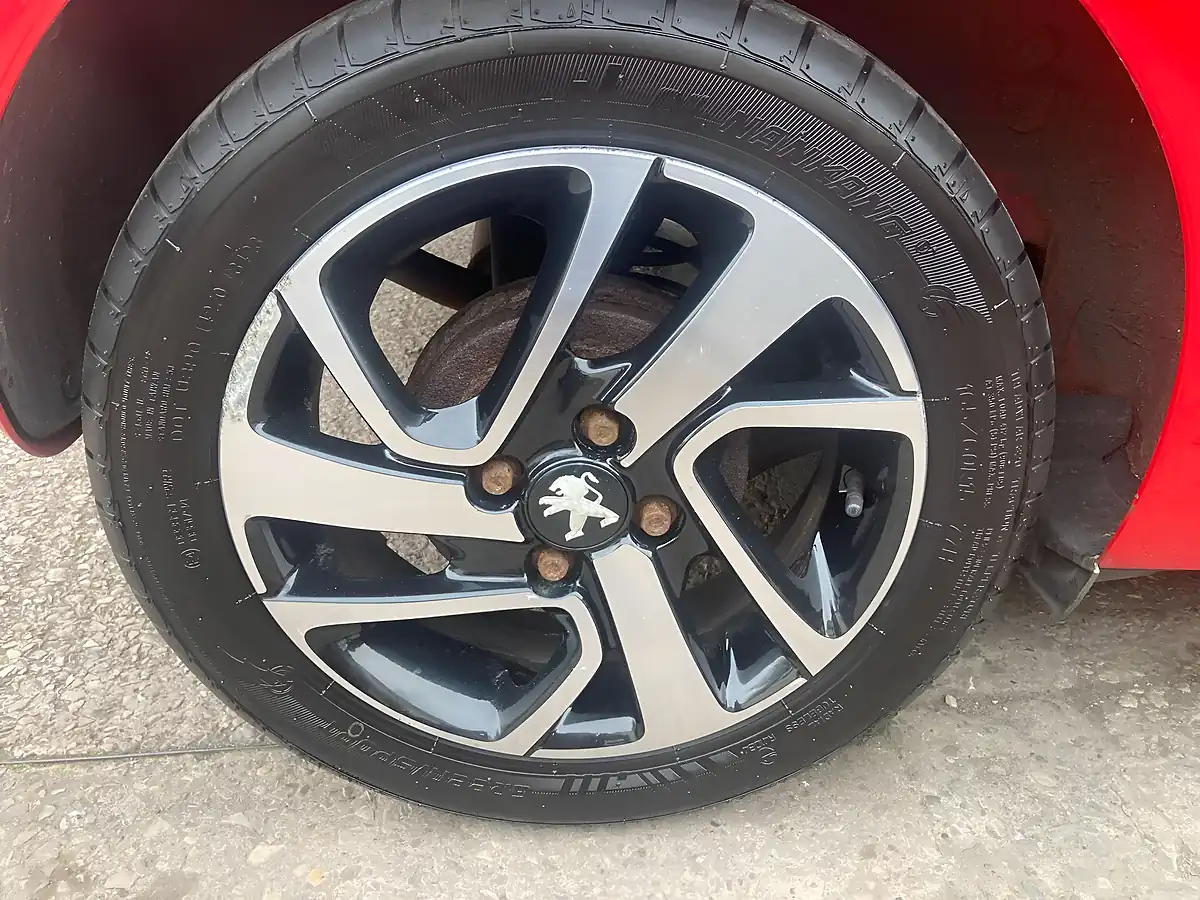 Used 2015 Peugeot 108 Allure Red - Interior and Exterior details 14