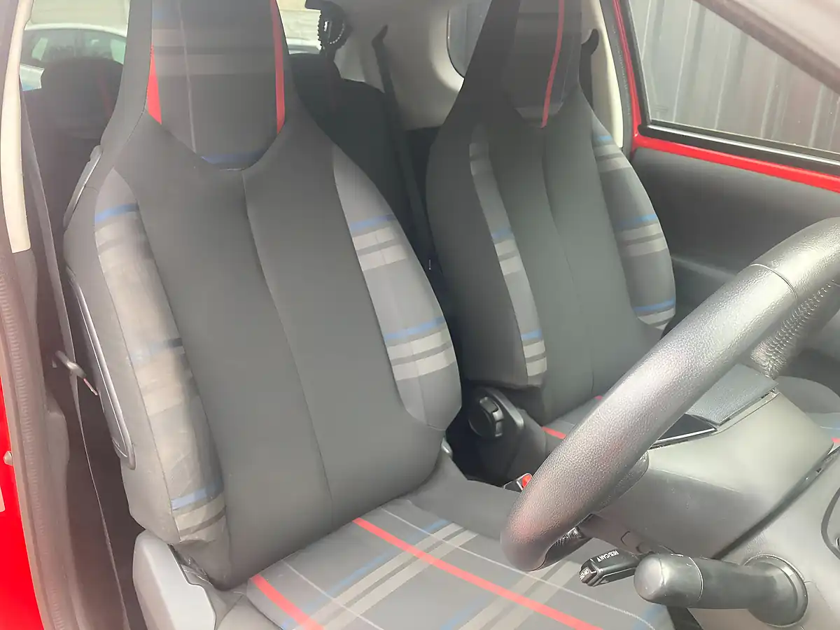 Used 2015 Peugeot 108 Allure Red - Interior and Exterior details 8