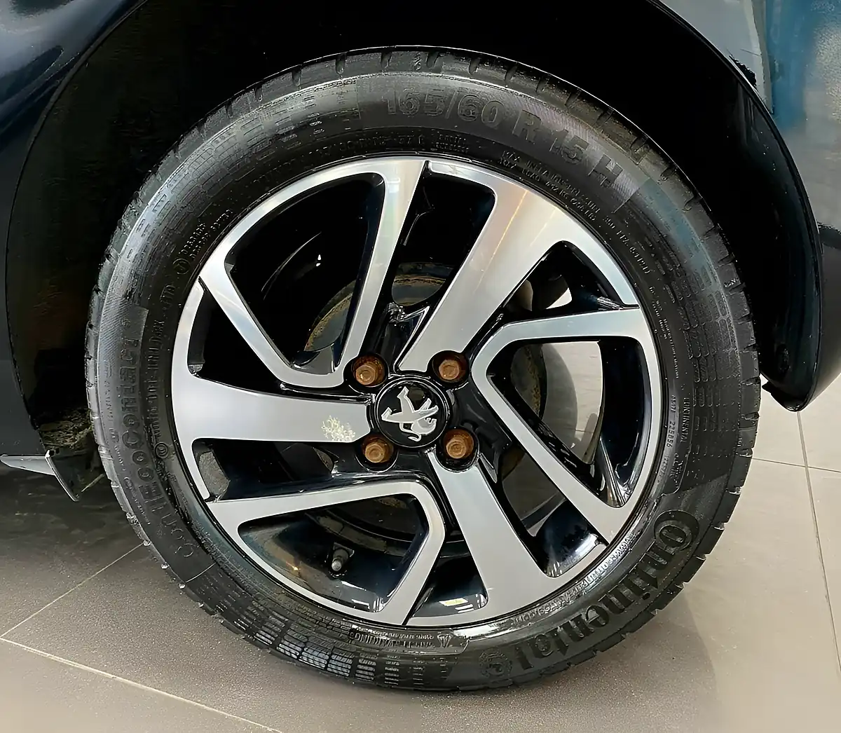 Used 2015 Peugeot 108 Allure Top Black - Interior and Exterior details 10