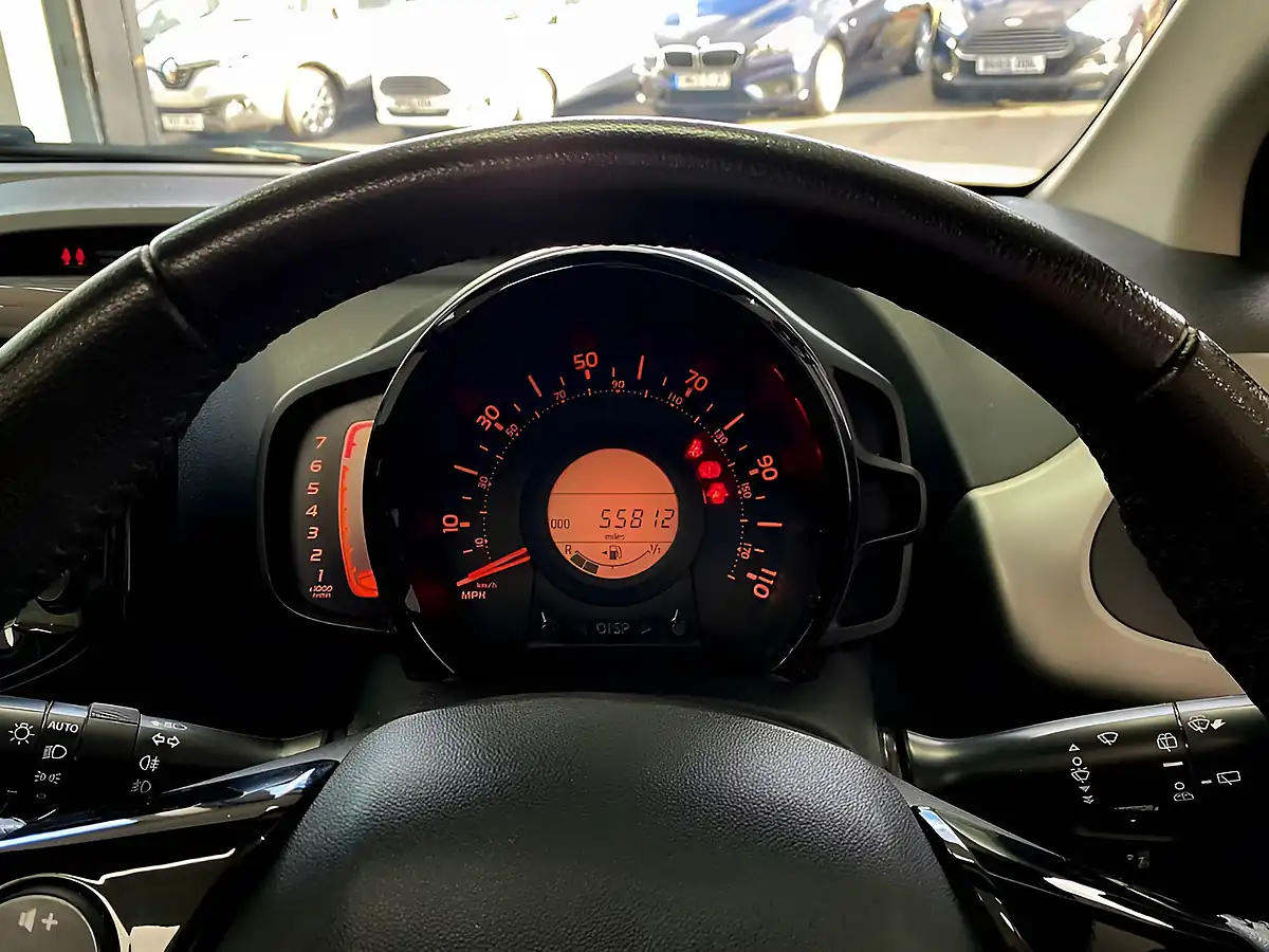 Used 2015 Peugeot 108 Allure Top Black - Interior and Exterior details 18