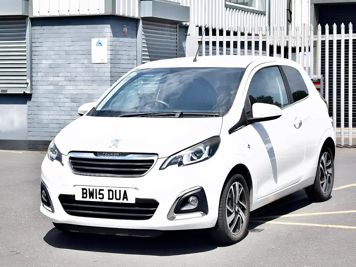 Used 2015 Peugeot 108 Allure White - Interior and Exterior details 3