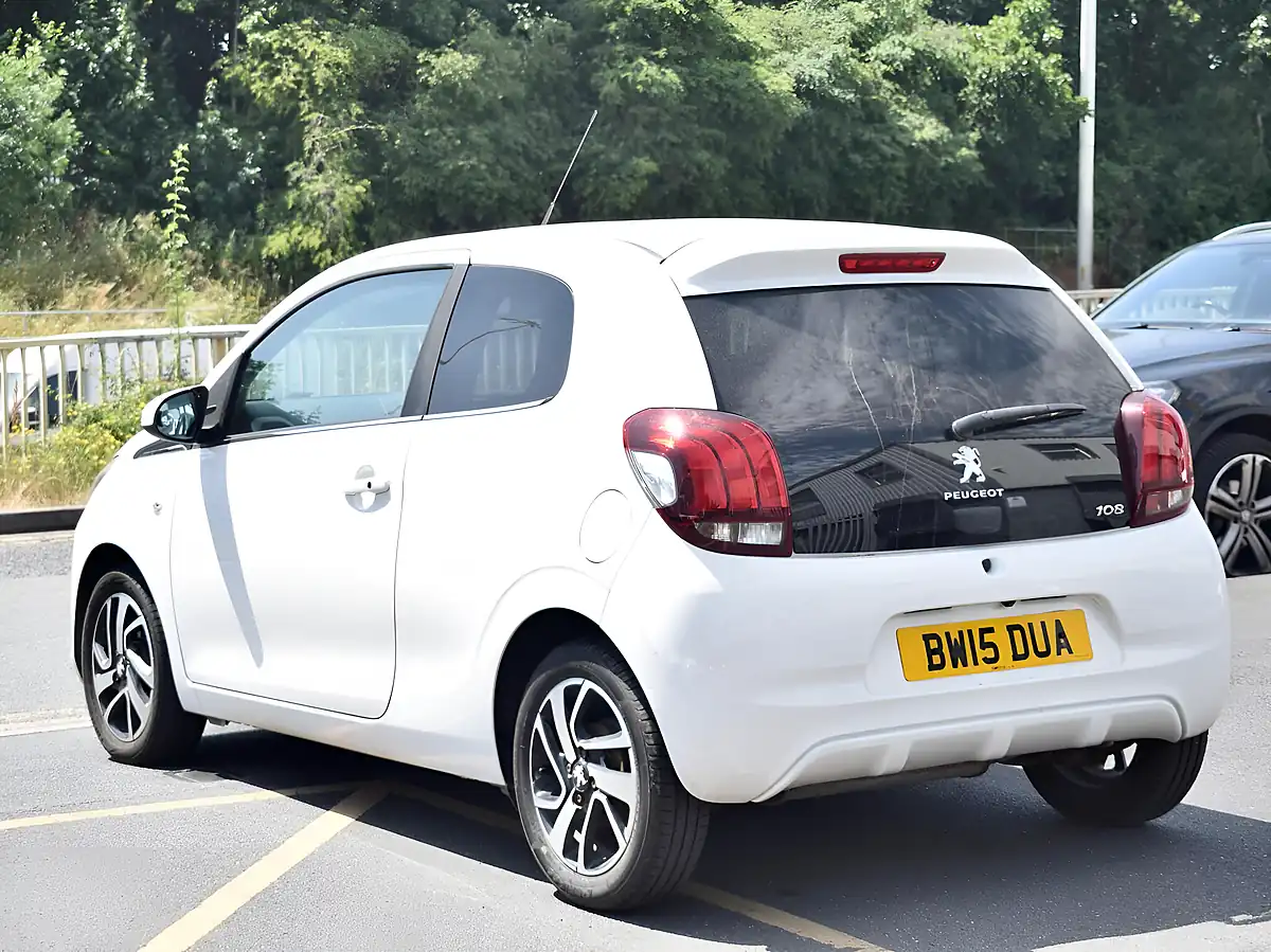 Used 2015 Peugeot 108 Allure White - Interior and Exterior details 5
