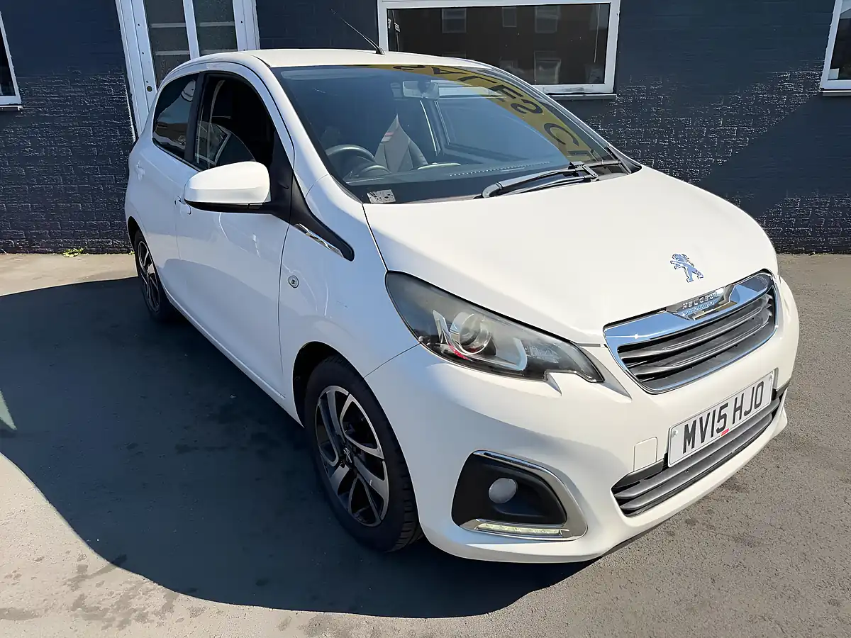 Used 2015 Peugeot 108 Allure White - Interior and Exterior details 12