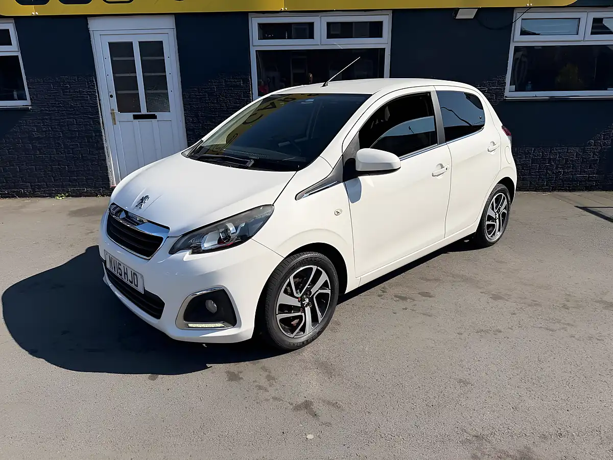 Used 2015 Peugeot 108 Allure White - Interior and Exterior details 13