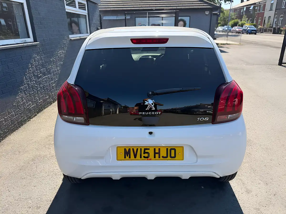 Used 2015 Peugeot 108 Allure White - Interior and Exterior details 16