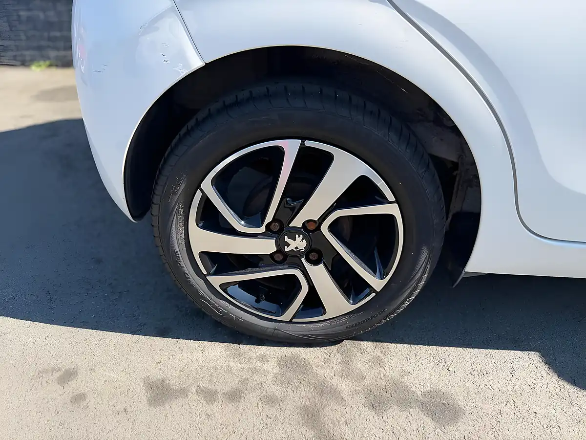 Used 2015 Peugeot 108 Allure White - Interior and Exterior details 20