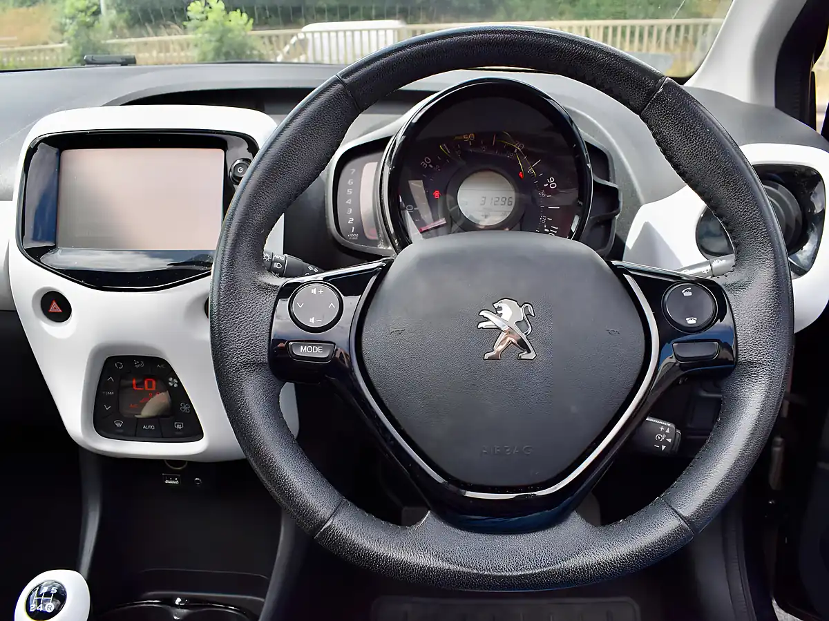 Used 2015 Peugeot 108 Roland Garros Top Black - Interior and Exterior details 10