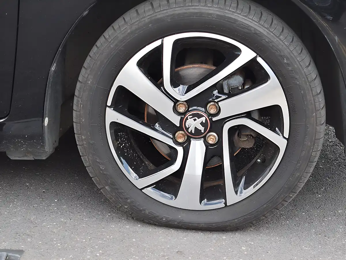 Used 2015 Peugeot 108 Roland Garros Top Black - Interior and Exterior details 9