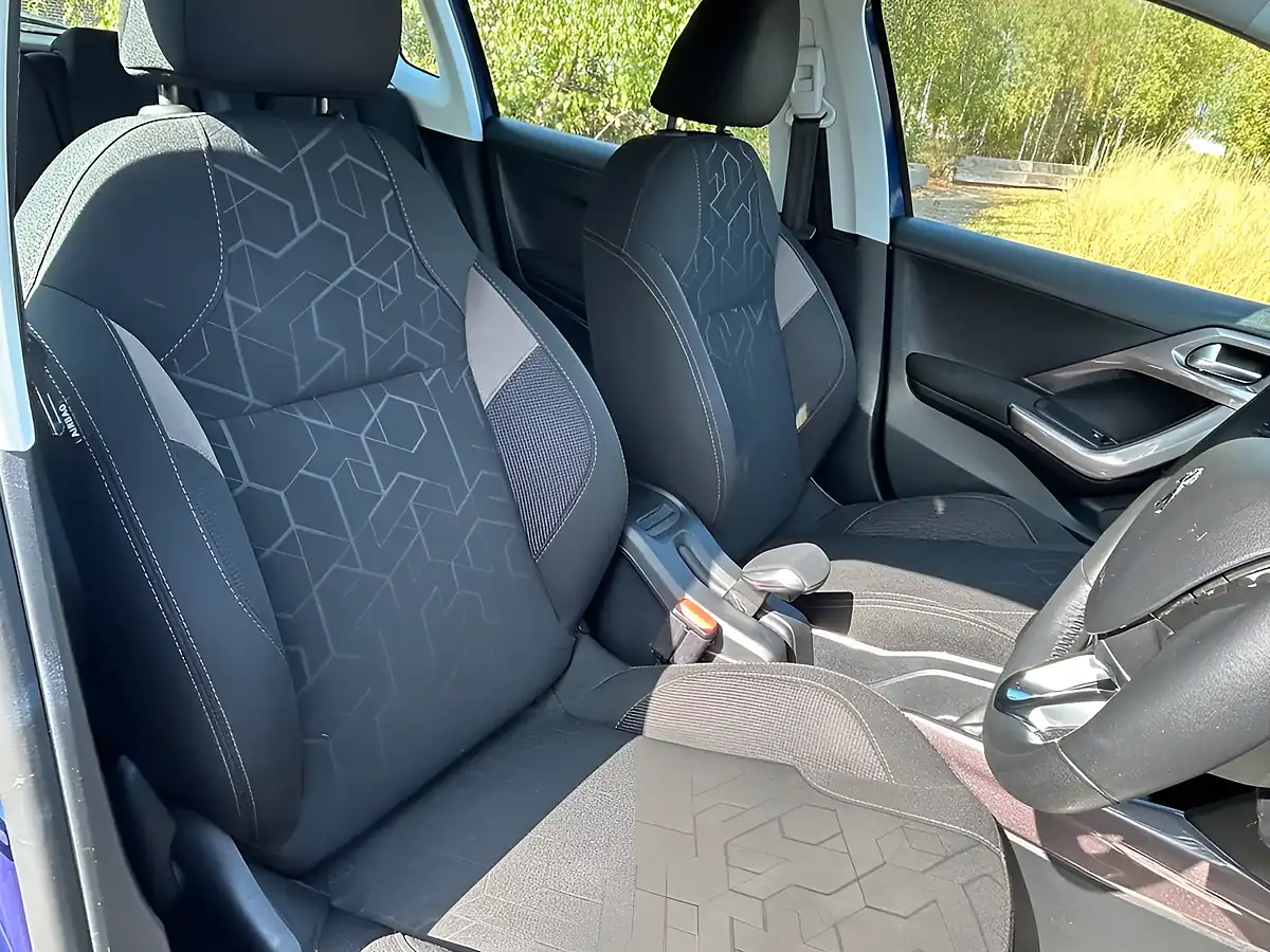 Used 2015 Peugeot 2008 Active Blue - Interior and Exterior details 12