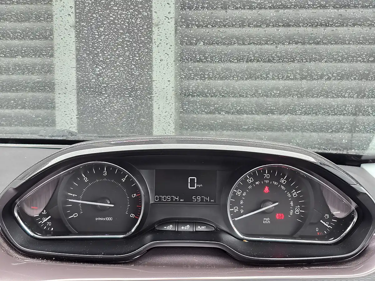 Used 2015 Peugeot 2008 Active Grey - Interior and Exterior details 11