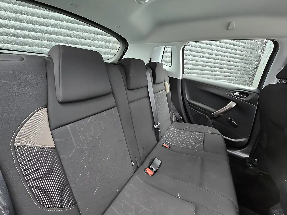 Used 2015 Peugeot 2008 Active Grey - Interior and Exterior details 4