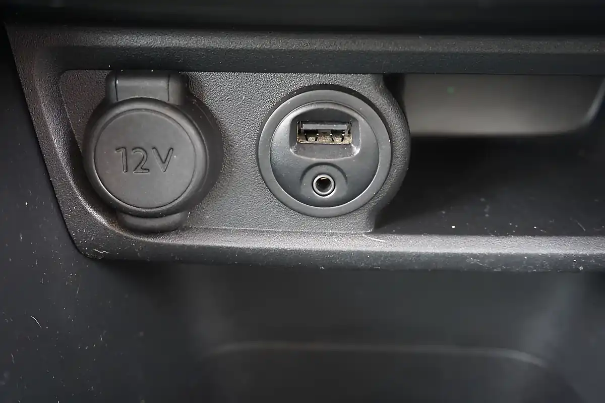 Used 2015 Peugeot 2008 Active Grey - Interior and Exterior details 17