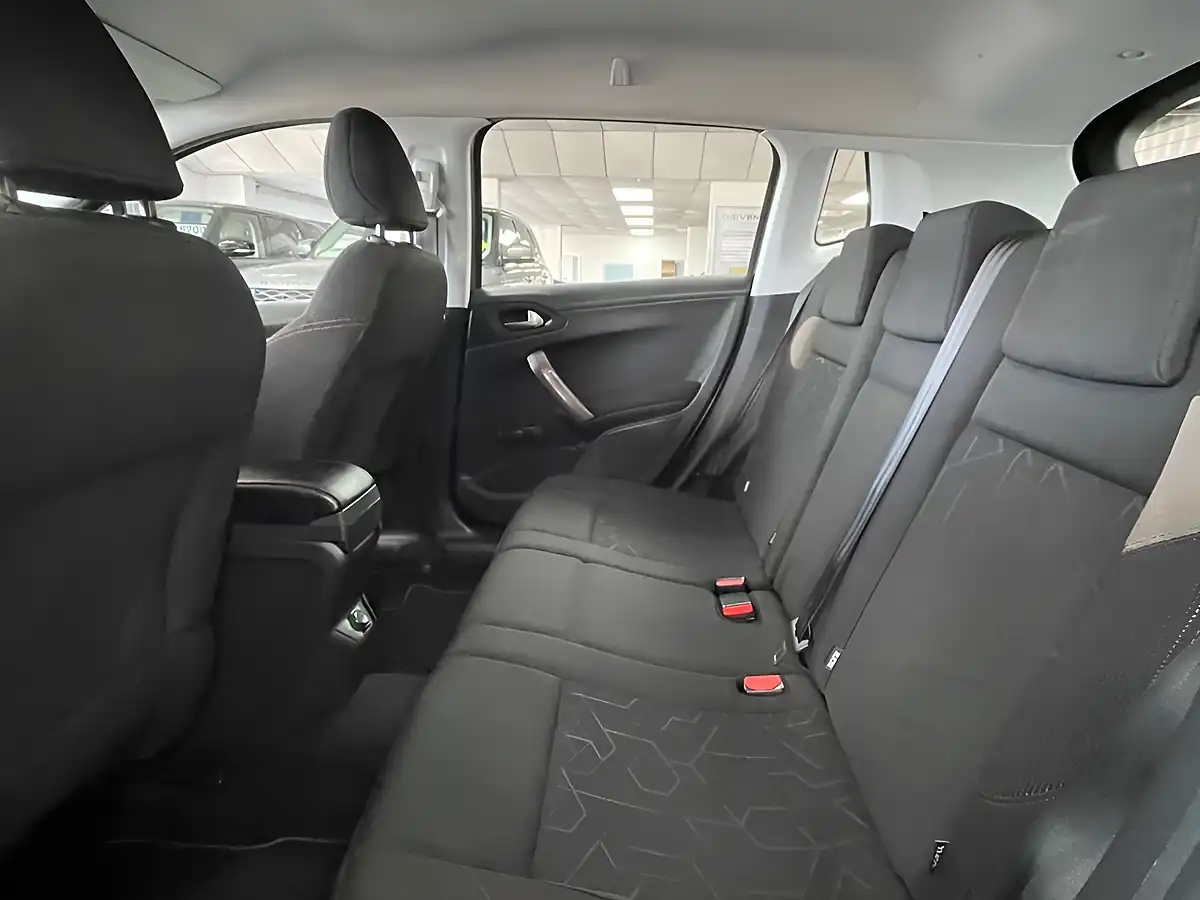 Used 2015 Peugeot 2008 Active Nimbus Grey - Interior and Exterior details 17