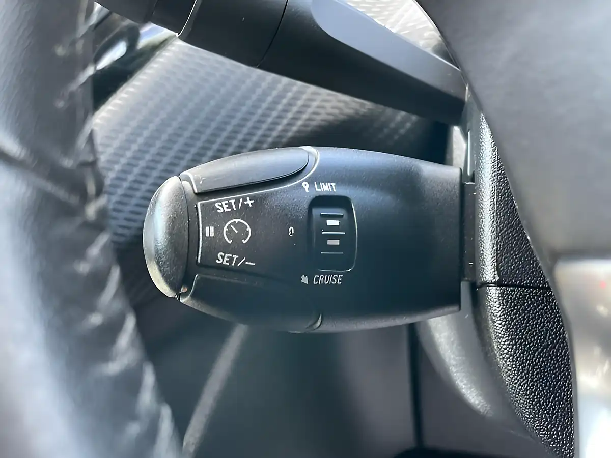 Used 2015 Peugeot 2008 Active Red - Interior and Exterior details 20