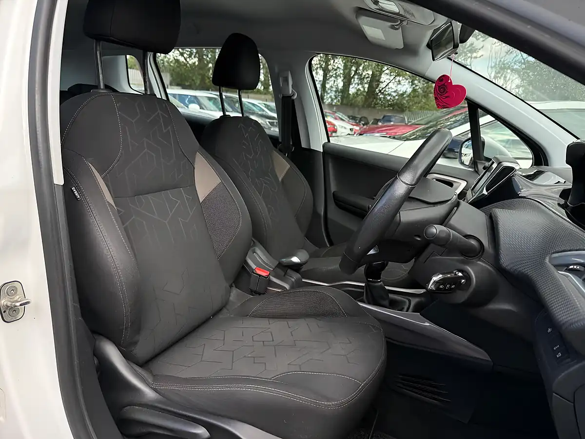 Used 2015 Peugeot 2008 Active White - Interior and Exterior details 10