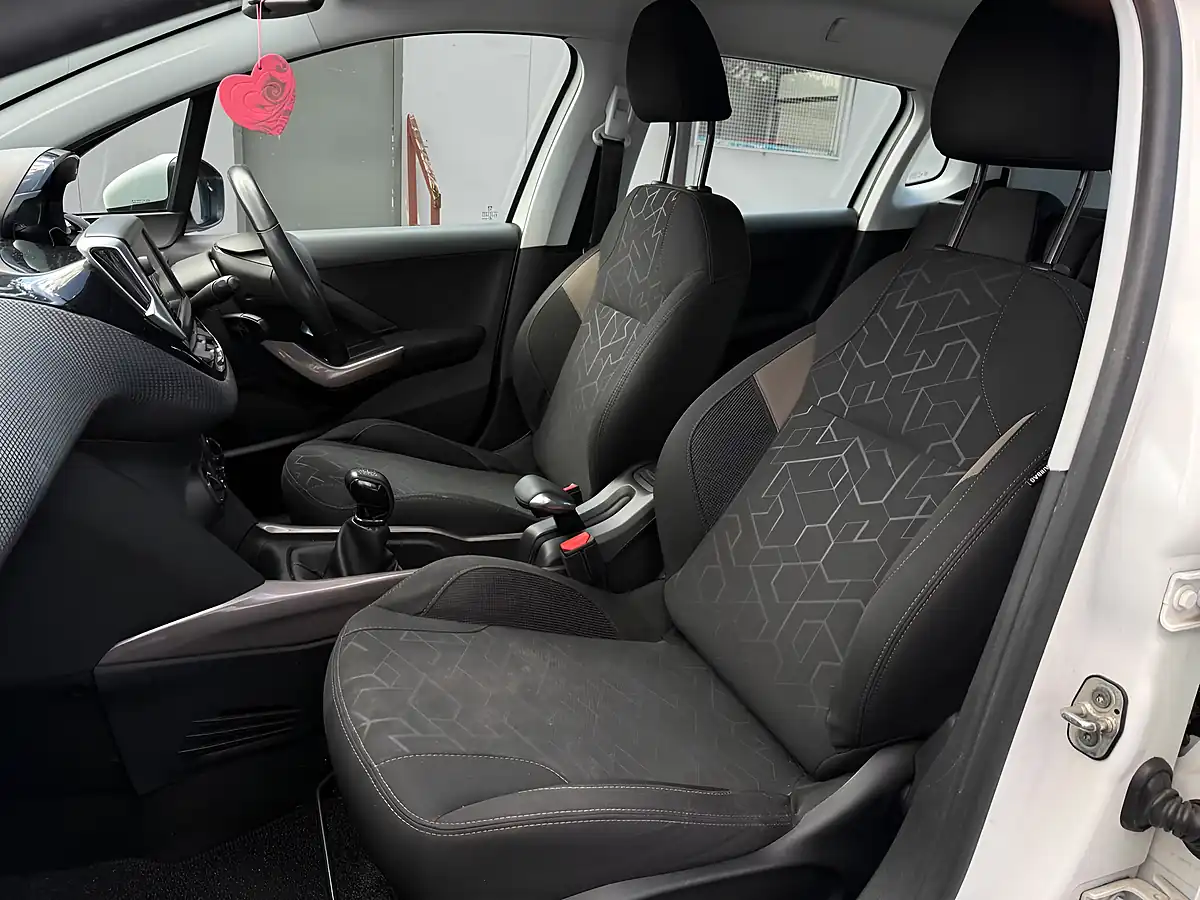 Used 2015 Peugeot 2008 Active White - Interior and Exterior details 11