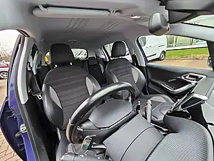Used 2015 Peugeot 2008 Allure Blue - Interior and Exterior details 14