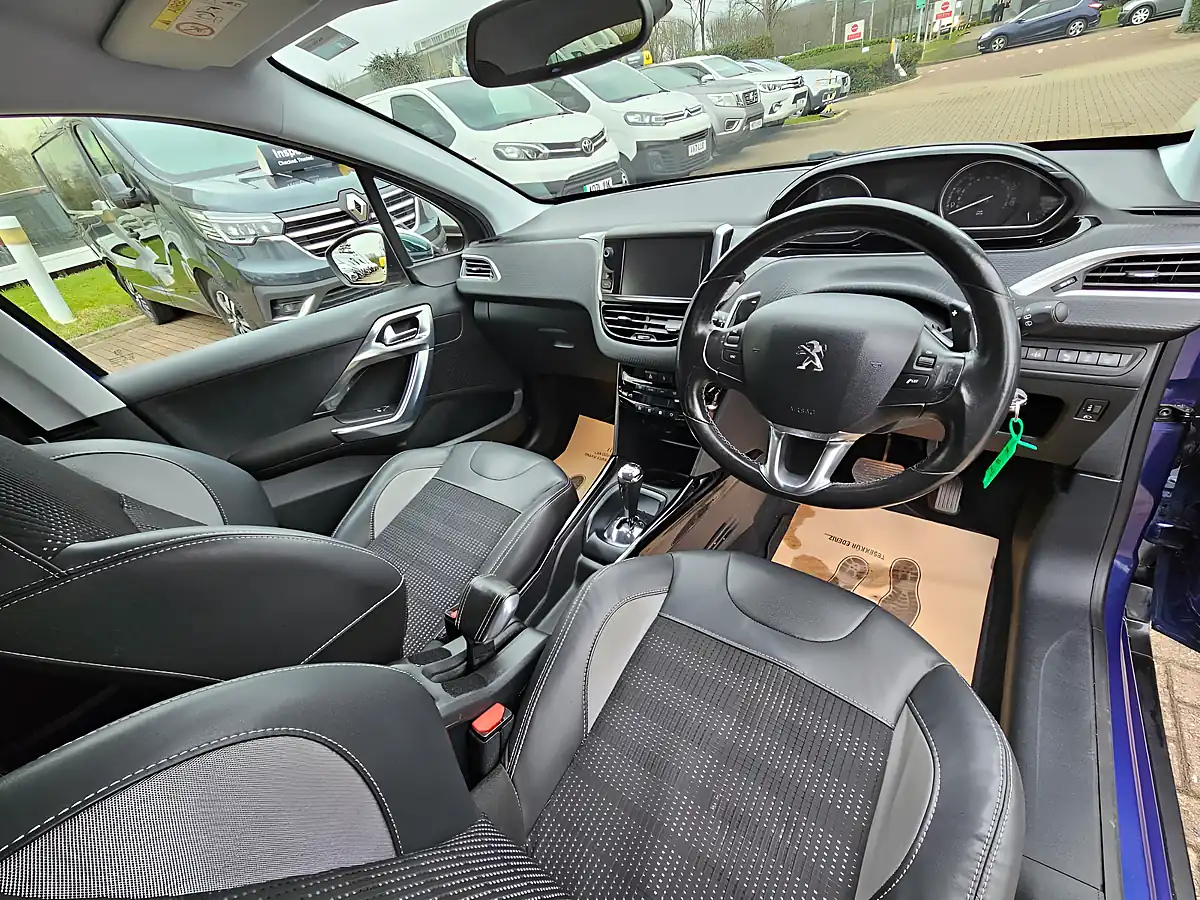 Used 2015 Peugeot 2008 Allure Blue - Interior and Exterior details 18
