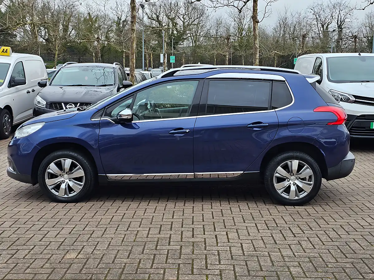 Used 2015 Peugeot 2008 Allure Blue - Interior and Exterior details 9