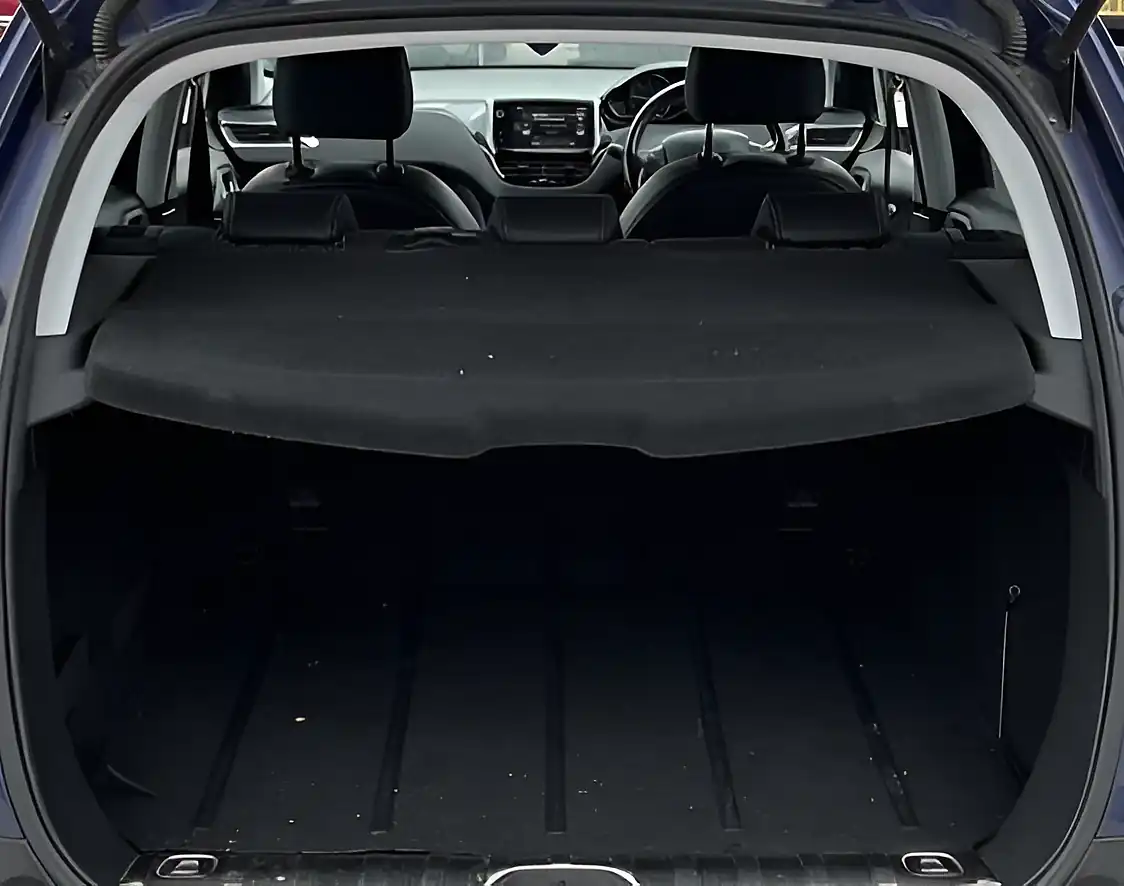 Used 2015 Peugeot 2008 Allure Blue - Interior and Exterior details 10