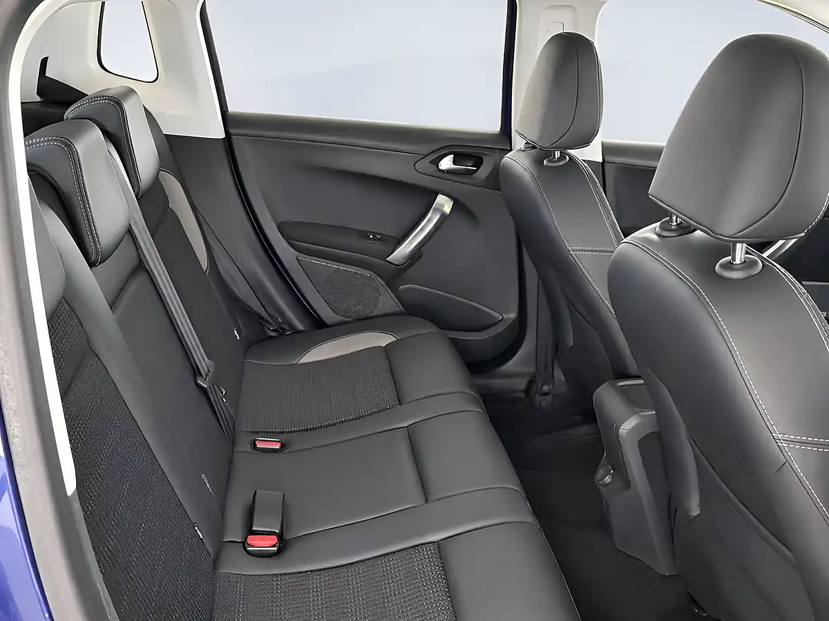 Used 2015 Peugeot 2008 Allure Blue - Interior and Exterior details 7