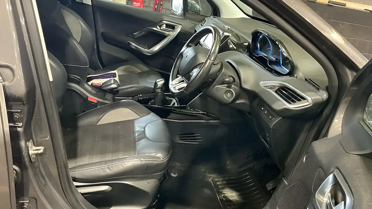 Used 2015 Peugeot 2008 Allure Grey - Interior and Exterior details 5