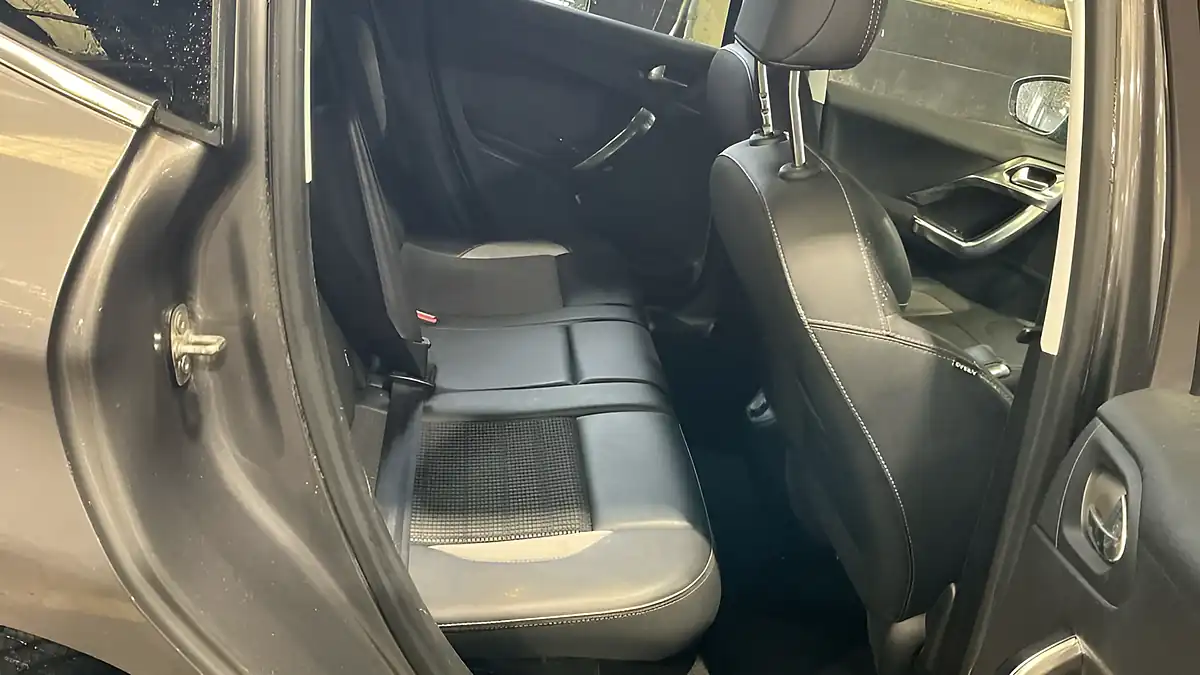Used 2015 Peugeot 2008 Allure Grey - Interior and Exterior details 8