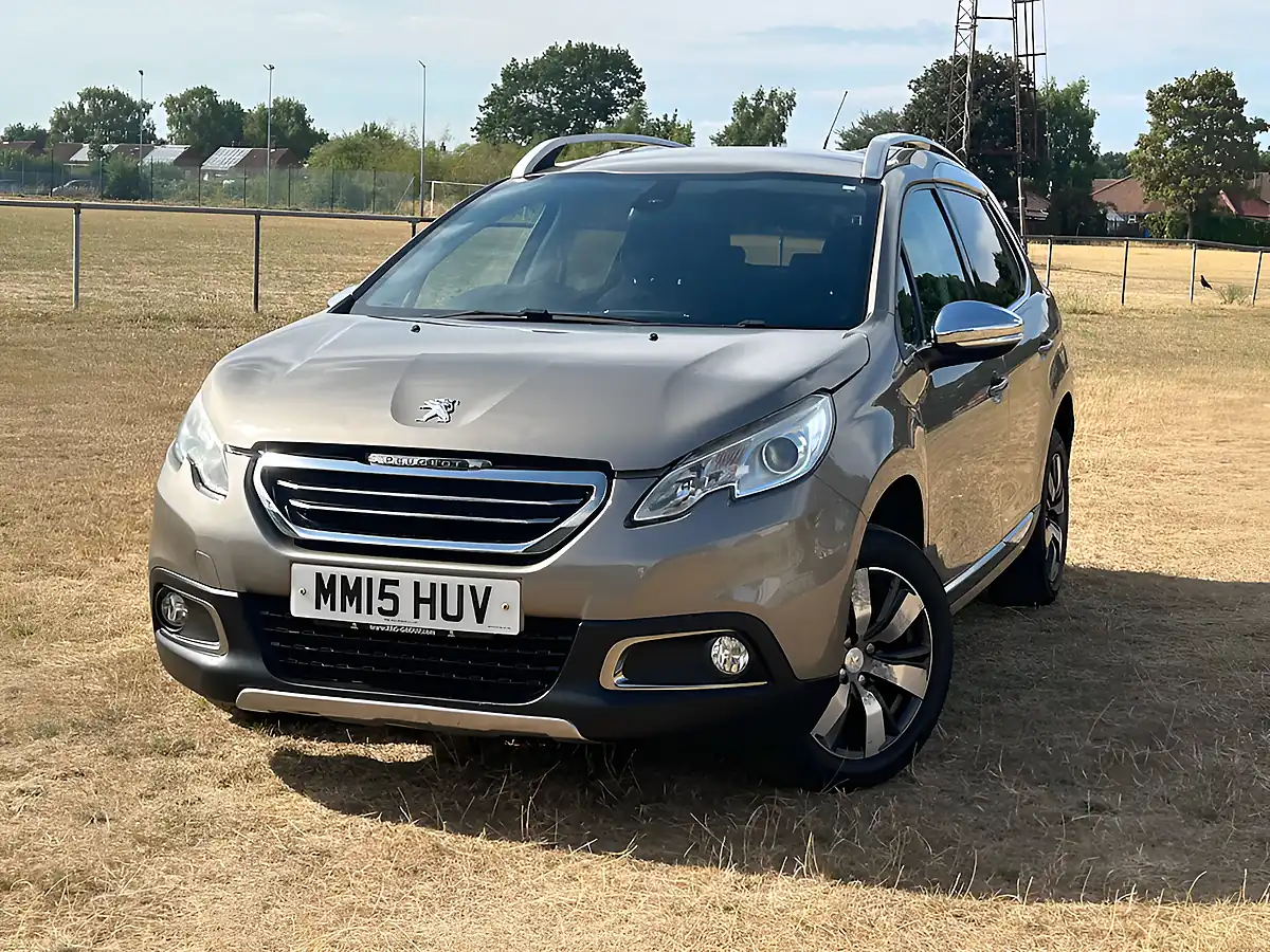 Used 2015 Peugeot 2008 Allure Grey - Front View