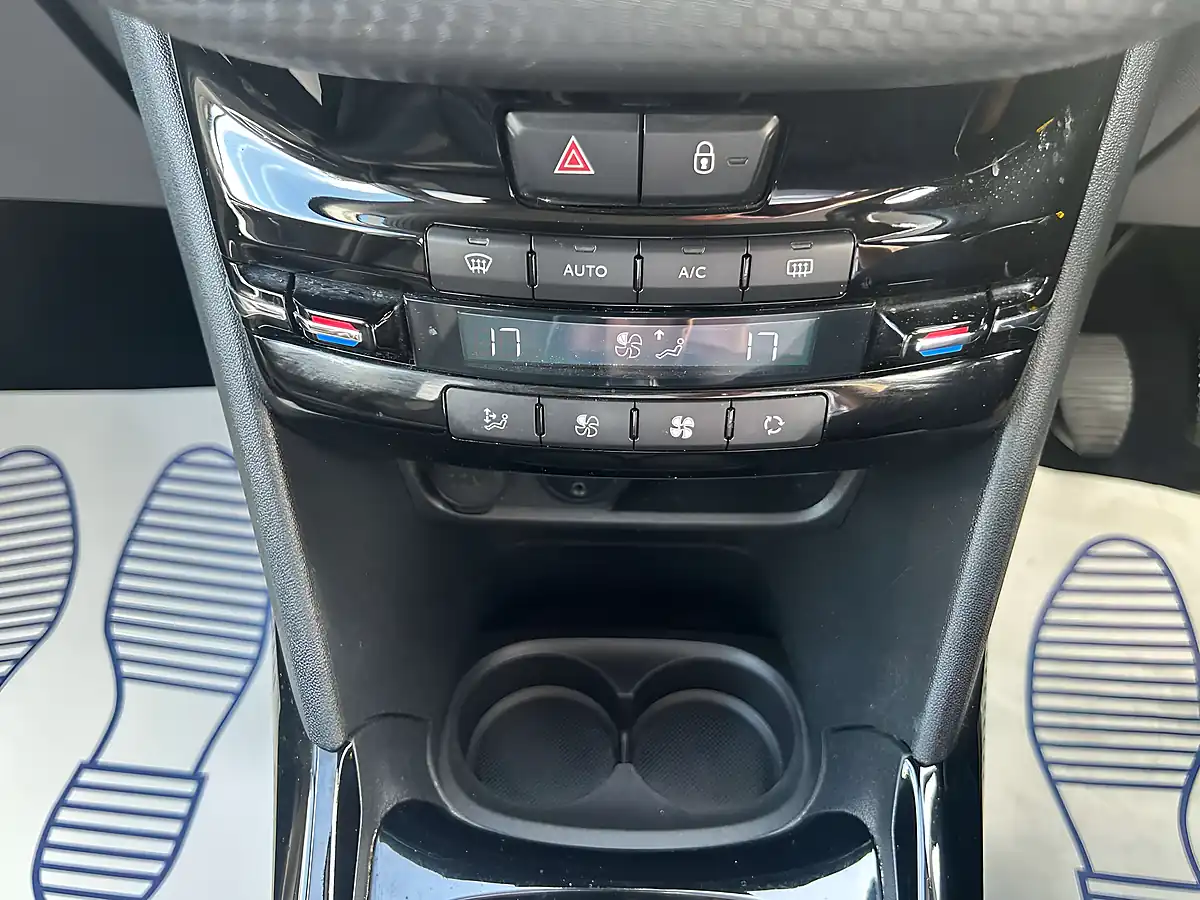 Used 2015 Peugeot 2008 Allure Grey - Interior and Exterior details 16
