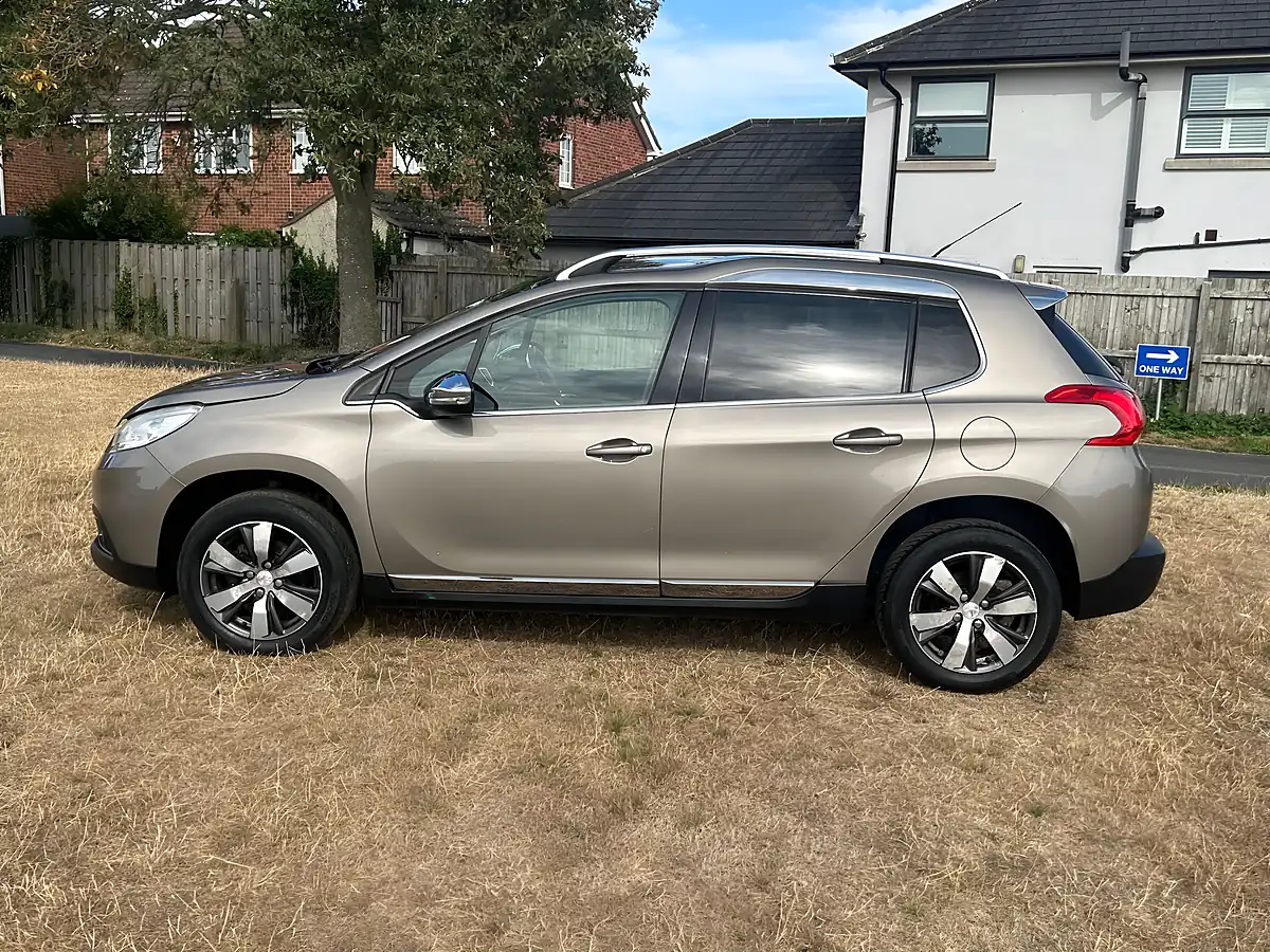 Used 2015 Peugeot 2008 Allure Grey - Interior and Exterior details 8